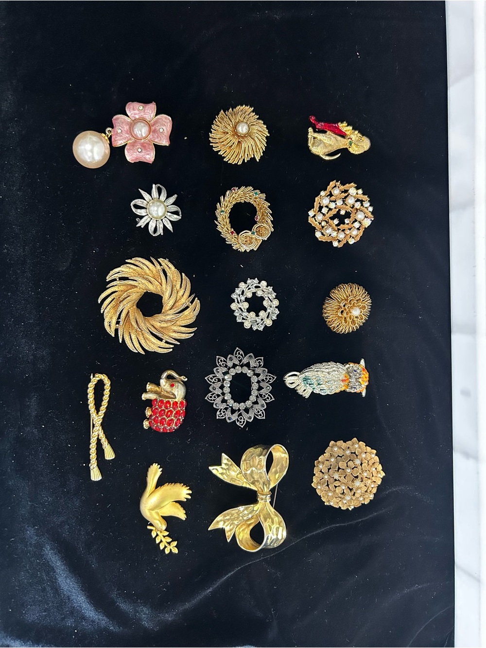 Vintage broach bundle